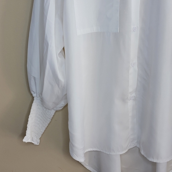 NWT Everyday Chic Boutique | Queen of Everything White Button-Up Blouse Size Med - Picture 3 of 6